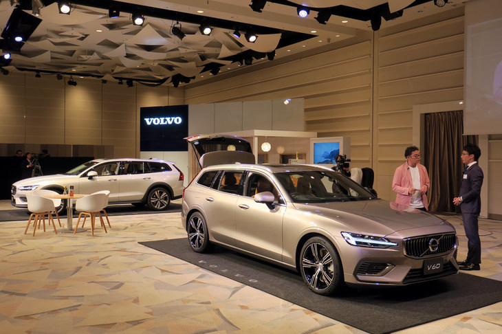 ボルボ・カー・ジャパンのセールスコンテスト「CS-VESC」にて、チーム部門の審査に臨むボルボ・カー大阪中央のスタッフ。