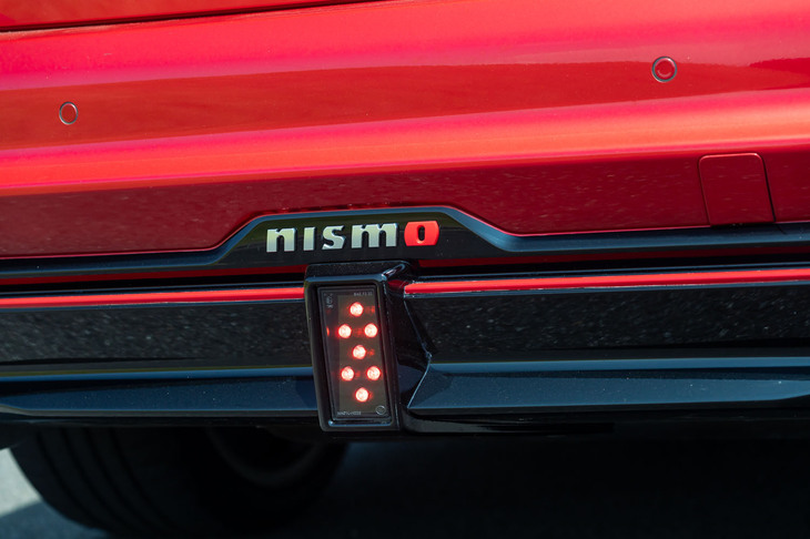 日産スカイラインNISMO