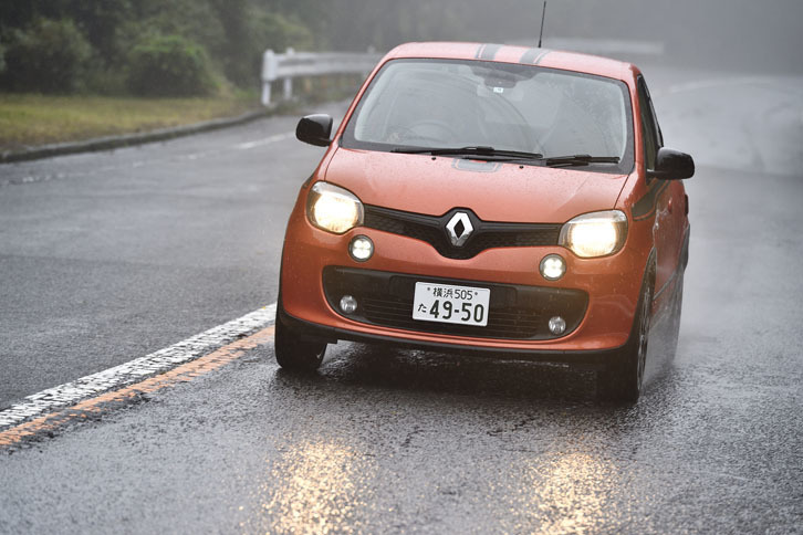 動力性能は0-100km/h加速が9.6秒で、最高速が182km/h（欧州仕様の場合）。