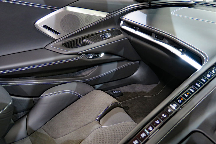 シボレー・コルベット  コンバーチブル 日本仕様プロトタイプ（助手席側ダッシュボードとドアトリム）