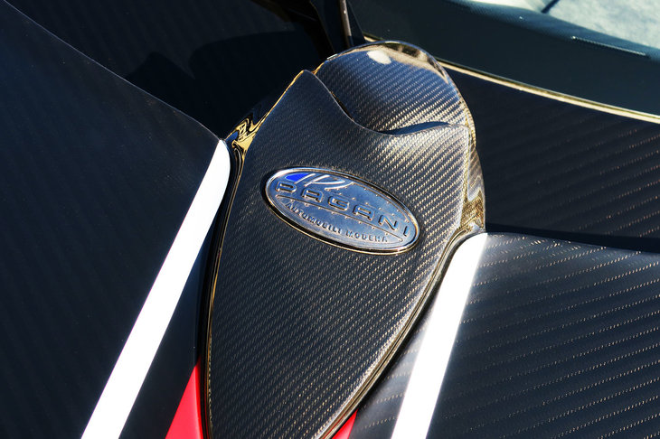 パガーニ・ウアイラ ロードスターBC（エンブレム）