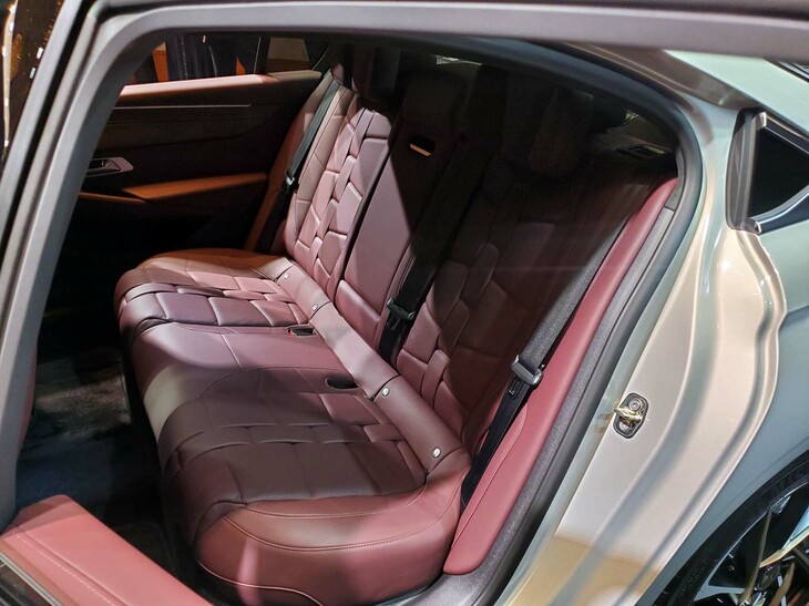 DS 9オペラE-TENSE（リアシート）