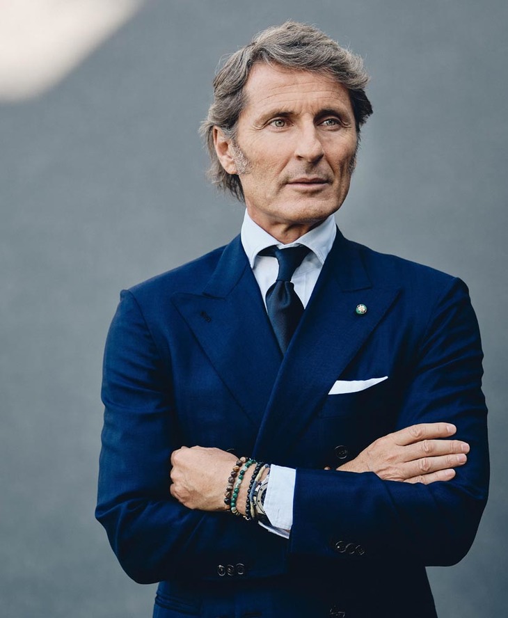 ステファン・ヴィンケルマン氏は、1964年ドイツ・ベルリン生まれ。メルセデス・ベンツやフィアットでの経験を経て、2005年から2016年までアウトモビリ・ランボルギーニの社長兼CEOを務めた。2016年にクワトロ社（現アウディスポーツ）のCEO、2018年にはブガッティ・オートモービルズの社長に就任。2020年12月、再びランボルギーニのトップに返り咲いた。