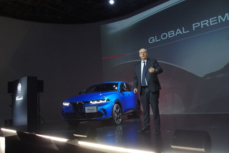 「トナーレ」の発表イベントのために、イタリアからアルファ・ロメオのCEOジャン＝フィリップ・インパラ―ト氏が来日。ブランドの理念や電動化を目指す同ブランドのビジョンなどを紹介した。