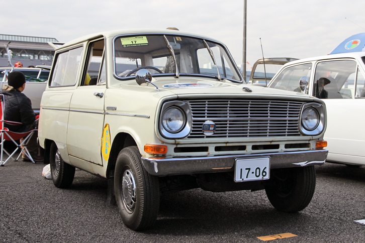 1968年「三菱360バン・デラックス」。61年に登場した三菱初の軽四輪商用車で、軽乗用車の初代「ミニカ」はこれをベースに生まれた。