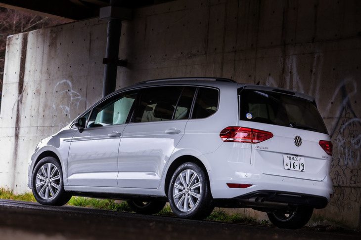 フォルクスワーゲン・ゴルフトゥーランTDIハイライン