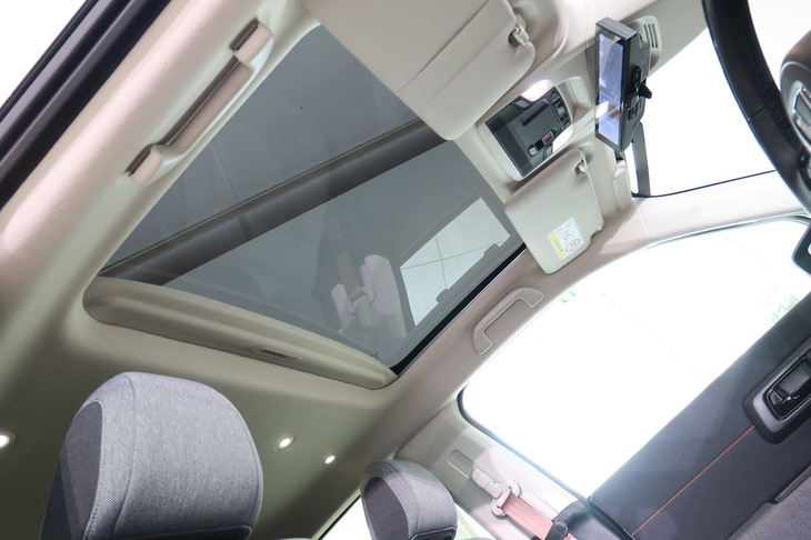 ホンダeアドバンス（ガラスルーフ）