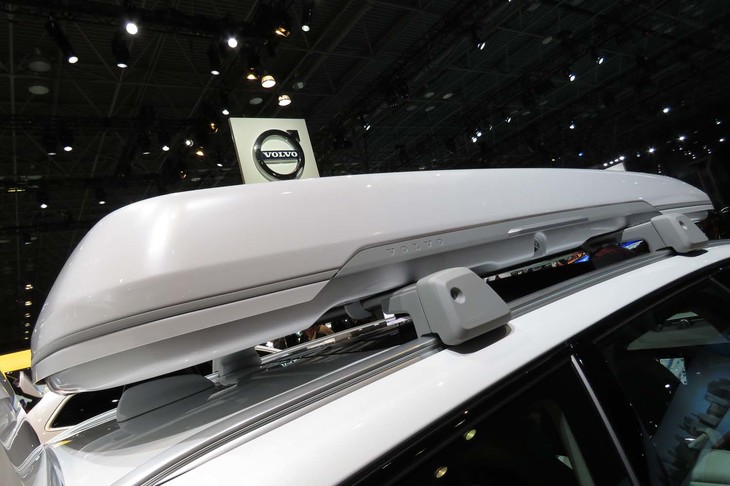 ボルボV90クロスカントリー オーシャンレースエディション（ルーフボックス）