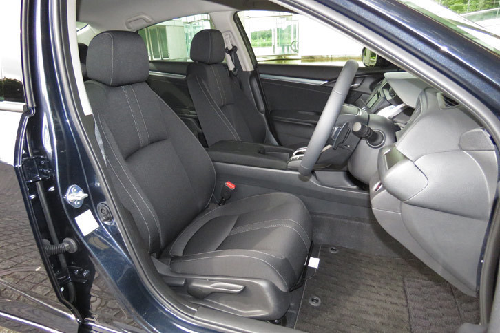 ホンダ・シビックセダン（フロントシート）