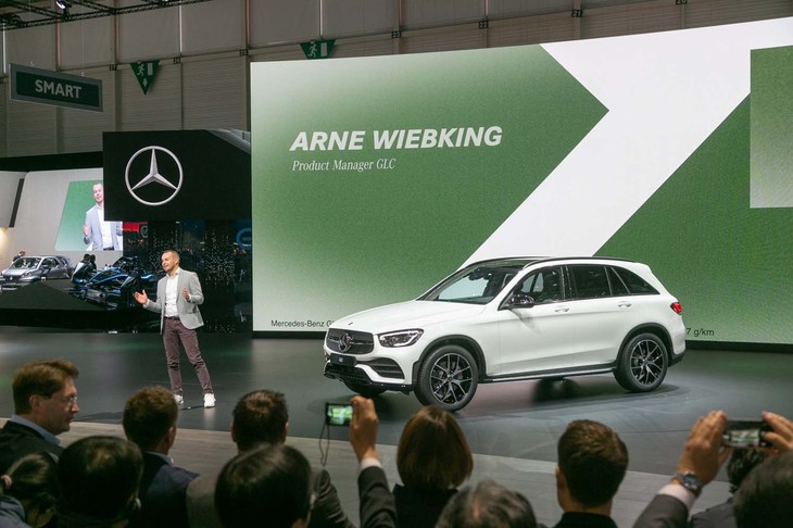 メルセデス・ベンツブースで行われたプレスカンファレンスより。「メルセデス・ベンツGLC300」発表の様子。