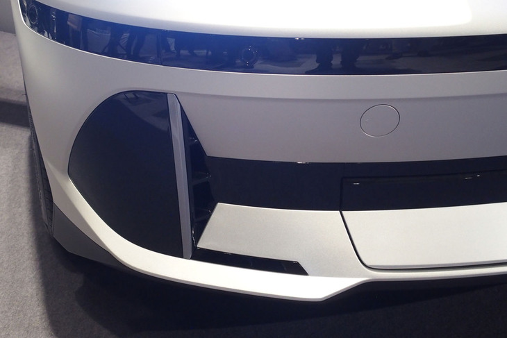 ヒョンデ・アイオニック6（フロントバンパー）