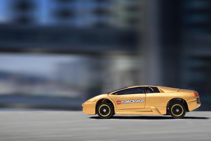 デビュー後もコンスタントに改良が続けられた「ムルシエラゴ」。2006年には最高出力を640psに高めた改良版が登場し、車名も「ムルシエラゴLP640」に改められた。