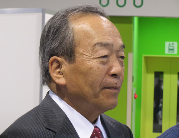 初代「プリウス」の開発責任者だった内山田竹志会長も来場。もともと出席の予定はなかったが、気になってのぞきにきたのだという。