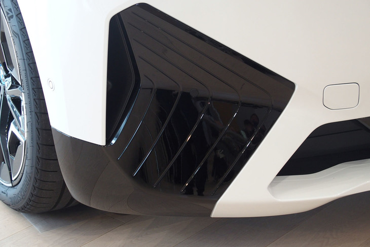 BMW iX（エクステリア）