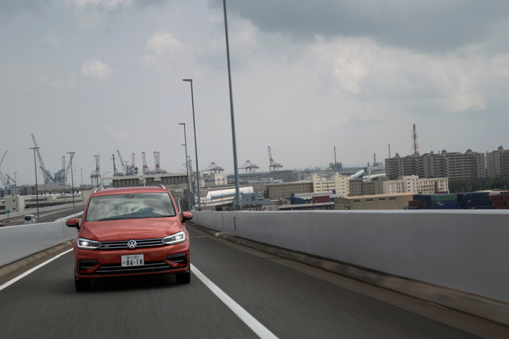 フォルクスワーゲン・ゴルフトゥーランTSI Rライン