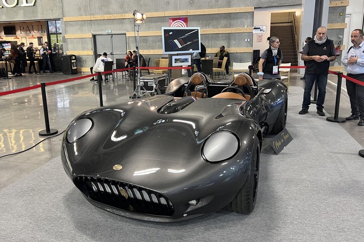 オリジナルシャシーに6リッターV12エンジンを搭載する「CID Babieca」。