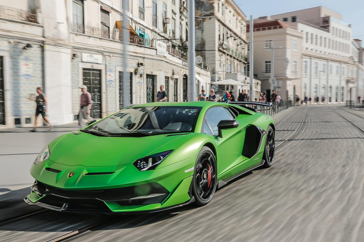 ランボルギーニ・アヴェンタドールSVJ