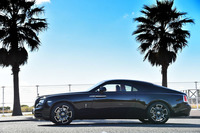 流麗なファストバックデザインが採用される「レイス」のサイドビュー。全長は5280mmで、ホイールベースは3110mm。