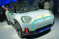 MINIコンセプト エースマンは、SUVタイプのEVのコンセプトモデルだ。