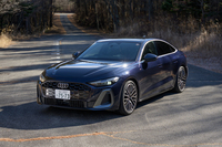 「アウディA5 TDIクワトロ150kW」は2リッターガソリンモデルや「S5」などよりも遅れて国内に導入。車両本体価格は716万円ながら、今回の試乗車は多数のオプション装着によって965万円にも達している。