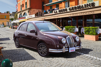 モダンな内外装の「ミツオカ・ビュート」発売