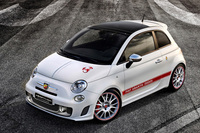 「アバルト595」の50周年記念限定車が登場