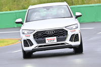 235/55R19サイズの「ブリザックVRX3」が装着された「アウディQ5」をテストコース「Bモビリティ」でドライブ。