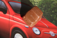 マイヤーニのチョコには、「チンクイーノ」というタイプも。「Cinquino」とは、イタリアにおける先代「フィアット500」の愛称である。