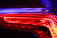 リアコンビランプにあしらわれたキャデラックのエンブレム。キャデラックは1902年に誕生したアメリカの名門であり、プレミアムブランドとして、数多くの大統領専用車も手がけてきた。