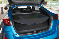 荷室の容量は360リッター。リアシートを倒すことで、最大1200リッターまで拡大できる。（写真をクリックすると、シートが倒れる様子を見られます）