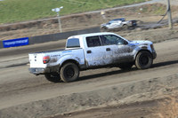 いよいよオフロードコースで試乗スタート。まずは「F-150」の4WD車で「OPEN COUNTRY R/T」の性能を試す。