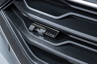 今回の試乗車は、スポーティーな内外装の意匠や、充実した装備が特徴の最上級グレード「TDI Rライン」である。