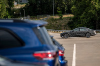 長年にわたりLセグメント車のベンチマークとされてきた「Sクラス」。新型に投入される技術や機能も、大いに注目を集めている。