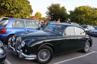 ウェストサセックスのレストラン駐車場で見つけた「ジャガーMk2」。