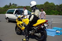 バイクによる実験も行われた。こちらはカメラではなく、PDAを使っての通信を担当した