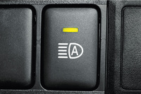 「ハイビームアシスト」の操作スイッチ。