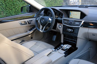 テスト車には、室内をレザーなどで上質に演出するオプション「エクスクルーシブパッケージ」が装着されていた。