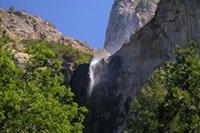 ヨセミテ。ハーフドームと呼ばれる世界一の花崗岩。