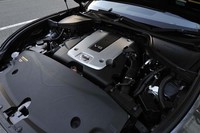 「250GT」の10・15モード燃費は、12.2km/リッター。2.5リッターモデルは、「エコカー減税」の対象車となる。
