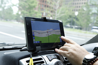 目的地には、中央道を通っても東名高速を通ってもほぼ等距離になる場所を設定。
    