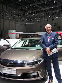 2013年3月のジュネーブショーにて。デザインディレクターのゲルト・ヒルブラント氏。
    