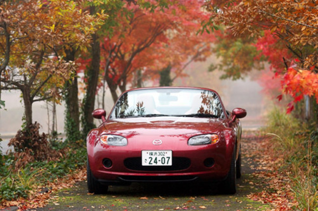 【スペック】
全長×全幅×全高＝3995×1720×1245mm／ホイールベース＝2440mm／車重＝1100kg／駆動方式＝FR／2.0リッター直4DOHC16バルブ（166ps/6700rpm、19.3kgm/5000rpm））／価格＝260万円（テスト車＝同じ）