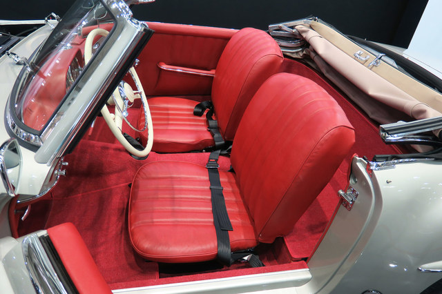 オートモビル カウンシル2021」の会場から（ヤナセクラシックカー