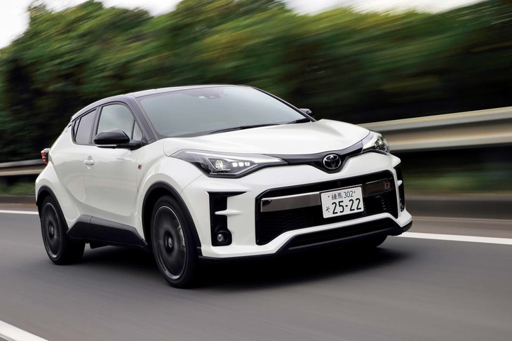 標準モデルも含めて、6段MTにはアイドル発進からのアシストやダウンシフト時のブリッピング機能が搭載されている。