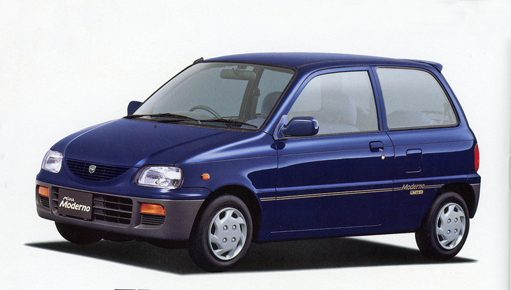 「ダイハツ・ミラ」。「森口エンジン」こと直4 DOHC 16バルブの「JB」型は後に「ムーヴ」「オプティ」「コペン」などにも積まれたが、ミラに搭載されたのはこの4代目が最初で最後だった。