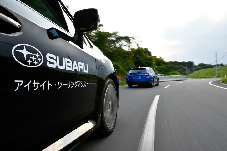 今回の改良における最大のトピックは、全車速域に対応した操舵支援機能つきACC「アイサイト・ツーリングアシスト」の採用である。