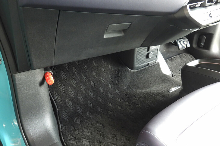 日産リーフB7 G（フロア）