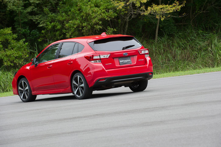 スバル・インプレッサスポーツ2.0i-S EyeSight