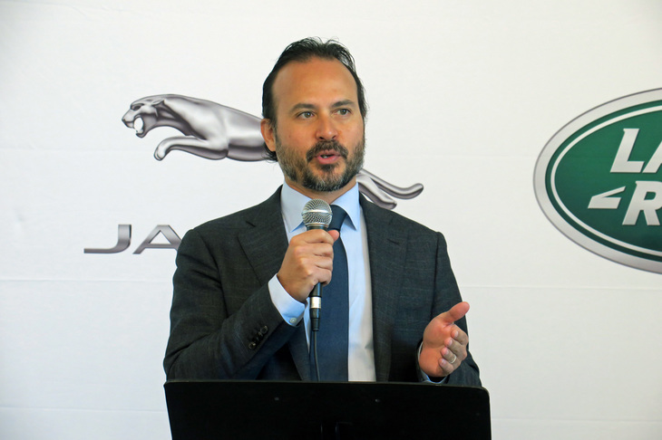 内覧会にはジャガー・ランドローバー・ジャパンのマグナス・ハンソン社長も参加。祝辞を述べた。