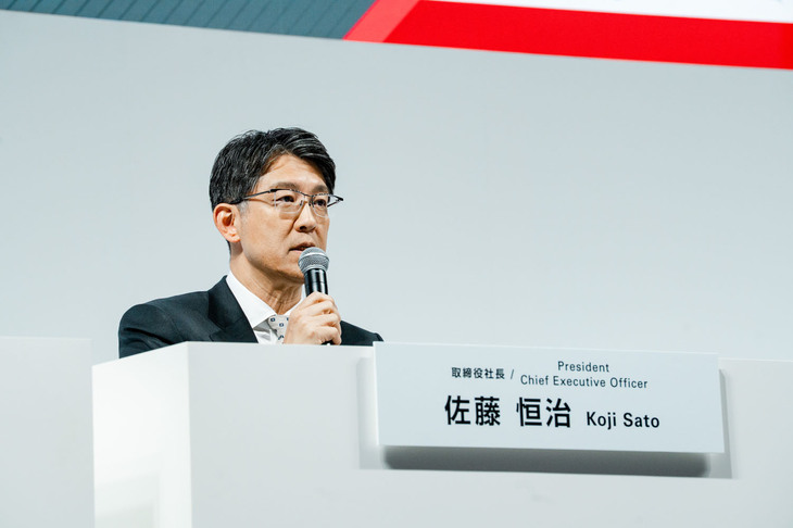 「米国での現地生産を拡大するのか？」という報道関係者からの質問に対し、トヨタの佐藤社長は「国内生産に対する思い・意思はぶれずに取り組んでいくつもりでおります」として、国内生産300万台体制の堅持を表明した。